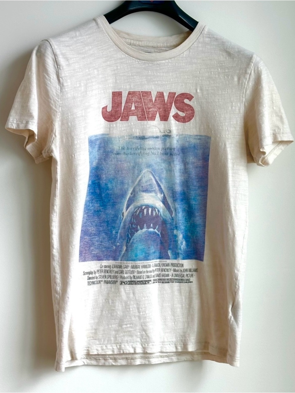Abercrombie & Fitch Jaws movie poster graphic t-shirt size S  (EUC)